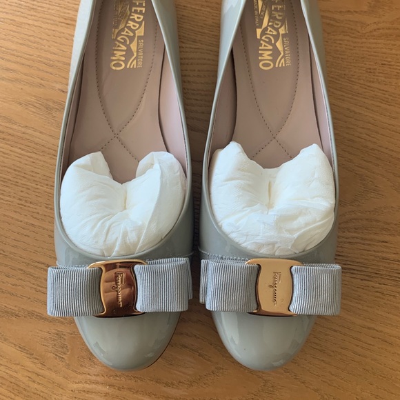 BRAND NEW!! Salvatore Ferragamo Varina Flats - Picture 2 of 7